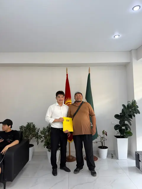 Клиент Osh City с договором на квартиру