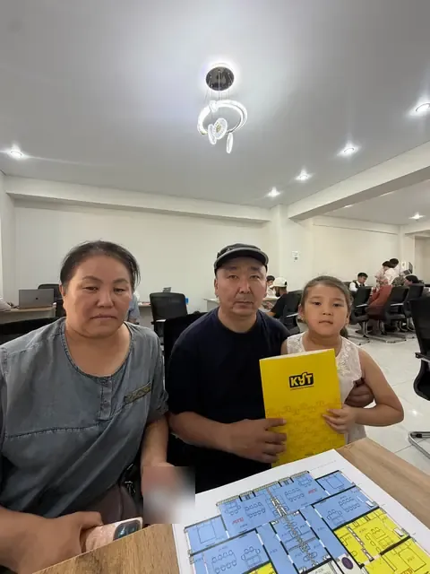 Клиент Osh City с договором на квартиру
