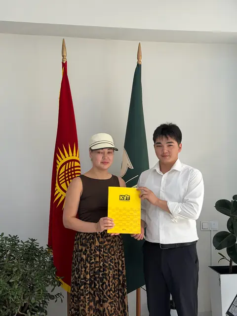 Клиент Osh City с договором на квартиру