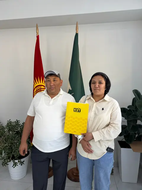 Клиент Osh City с договором на квартиру