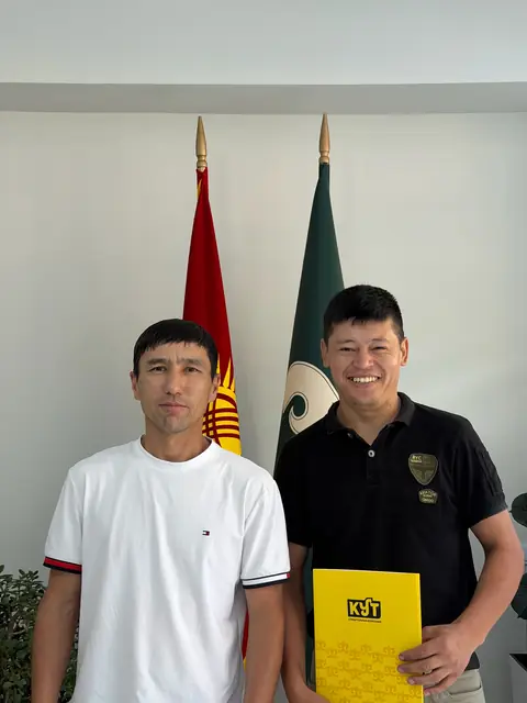 Клиент Osh City с договором на квартиру